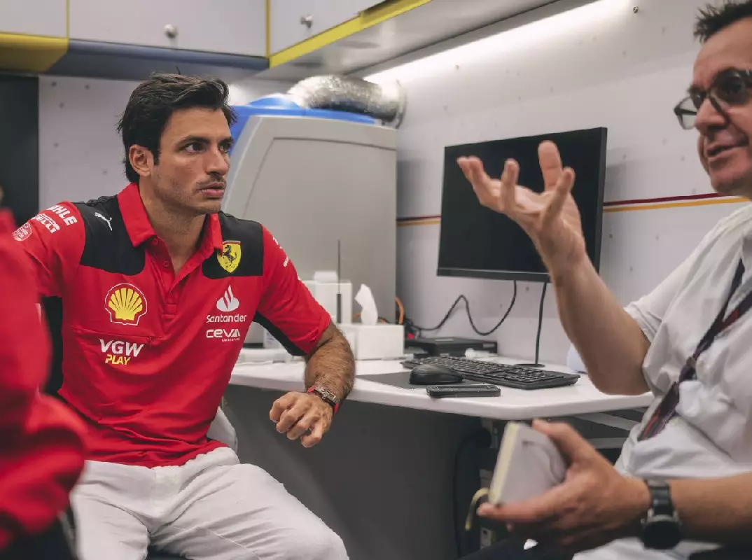 Foto zur News: Kraftstoffperfektionist Sainz: Mit Fahrstil weniger Spritverbrauch als Leclerc