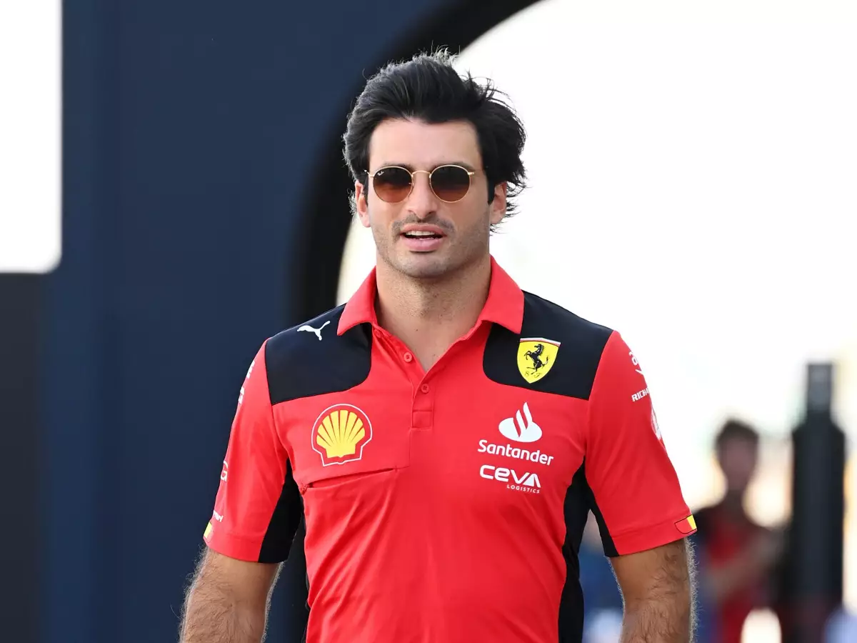 Carlos Sainz Foto zur News: Sainz: Neuer Ferrari-Vertrag sollte eigentlich kein Problem sein