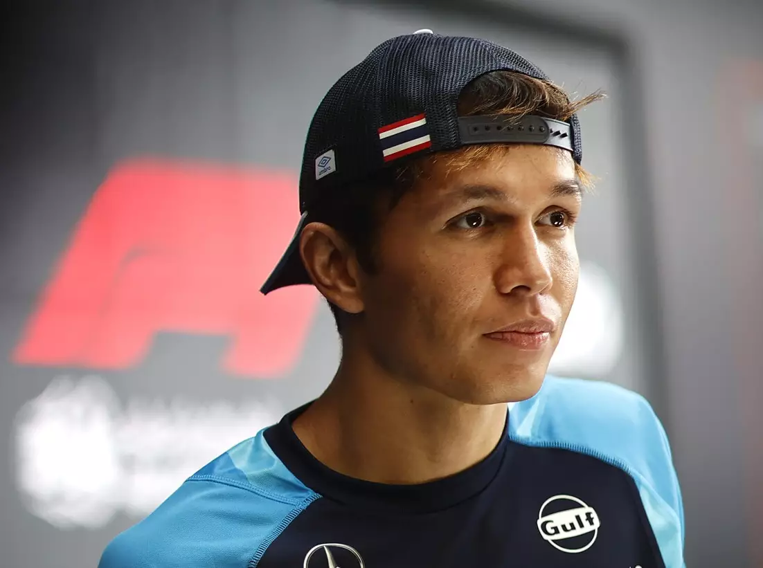 Alexander Albon Foto zur News: "Schrecklich", "scheiße", "Schrott": Fahrer kritisieren Pirelli-Reifen