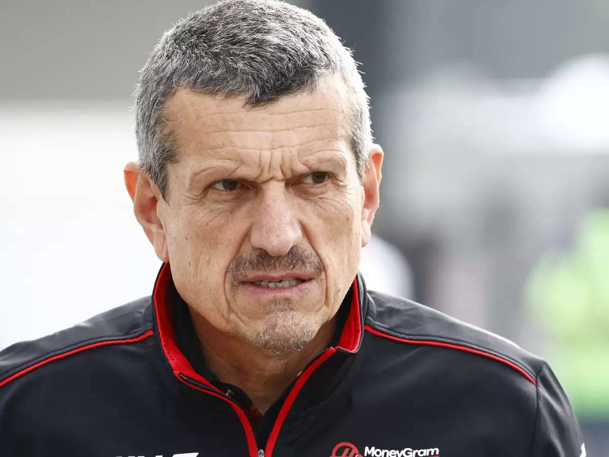 Haas-Teamchef Günther Steiner Foto zur News: Begründung: Darum lehnte die FIA den Antrag von Haas ab