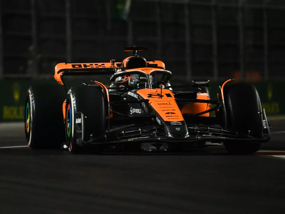McLaren verliert bei flachem Flügel nach eigenen Angaben übermäßig viel Abtrieb Foto zur News: McLaren geht Low-Downforce-Schwäche für 2024 an