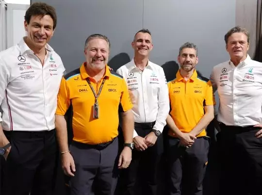 Foto zur News: McLaren weiter mit Mercedes-Motoren: Neuer Formel-1-Vertrag bis Ende 2030