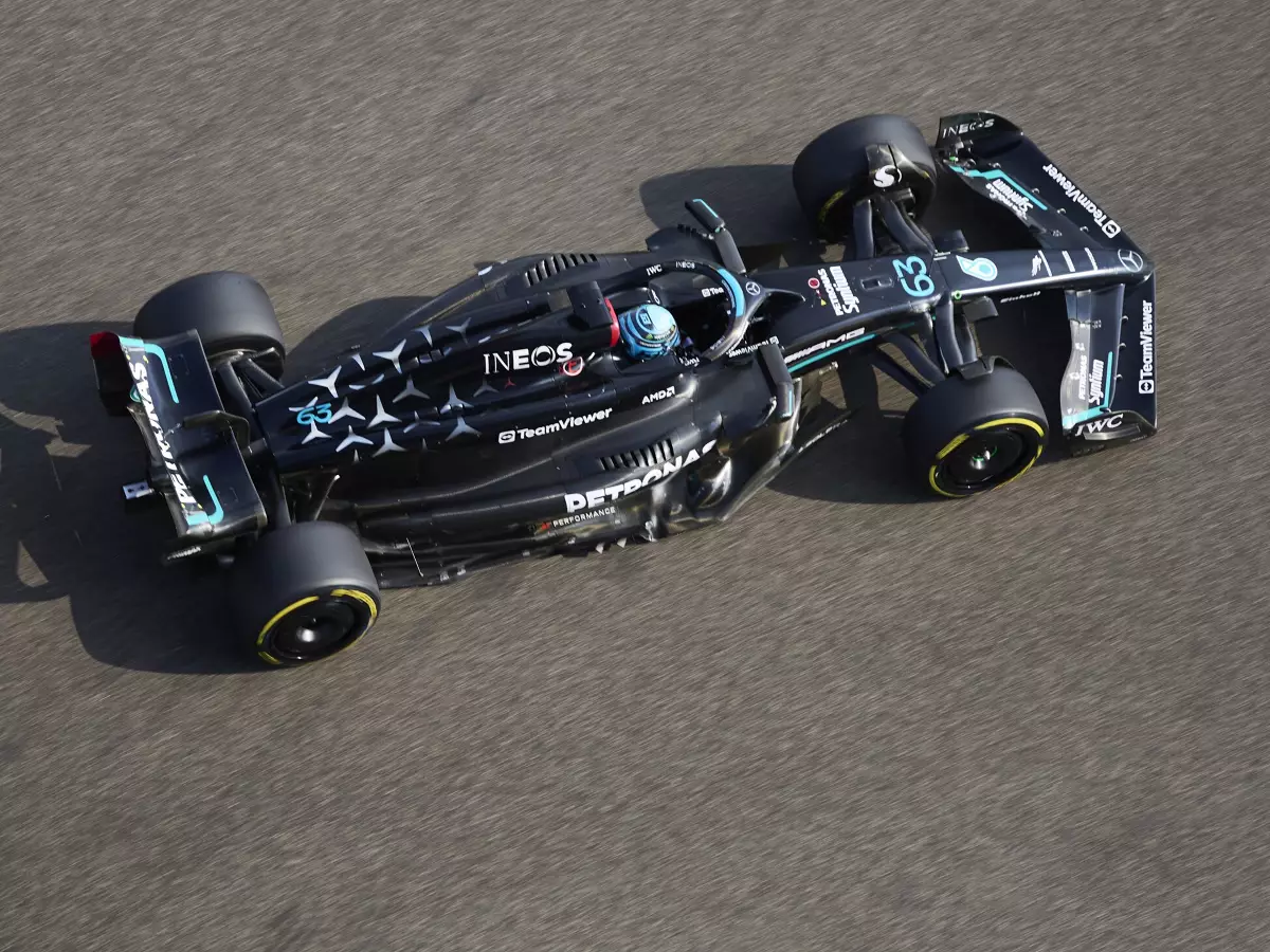 George Russell Foto zur News: Überraschendes Ergebnis: Russell vor McLaren-Duo Schnellster in FT3