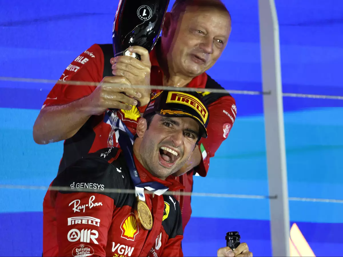 Carlos Sainz Foto zur News: Carlos Sainz: Dank Singapur ist meine Saisonbilanz gleich besser