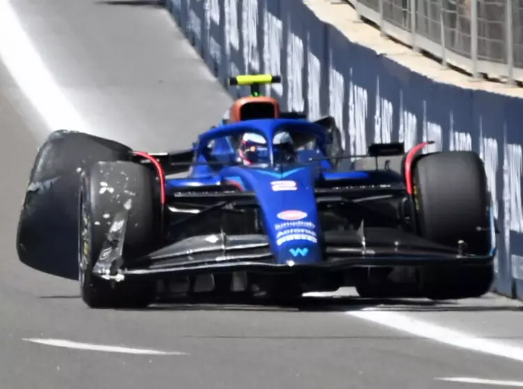 Logan Sargeant hat im Williams einen Unfall Foto zur News: Albon verteidigt Sargeant: Im Williams können "sehr leicht" Fehler passieren