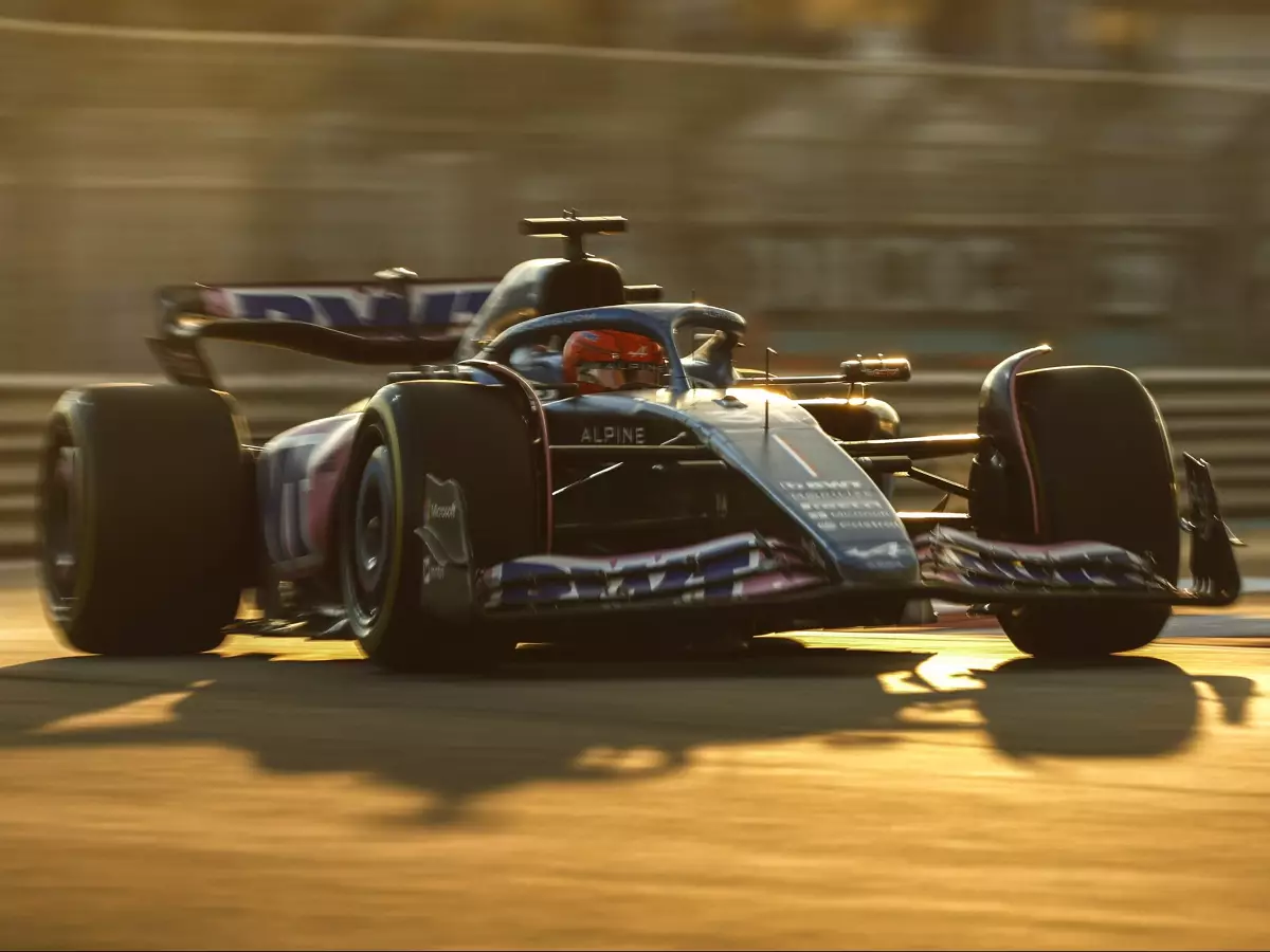 Esteban Ocon (Alpine) beim Formel-1-Rennen in Abu Dhabi 2023 Foto zur News: Alpine gesteht: Weiterentwicklung war 2023 schlechter als im Vorjahr
