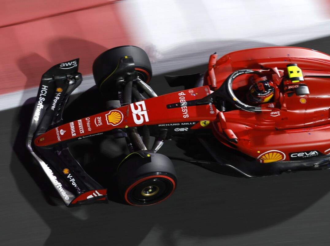 Foto zur News: Carlos Sainz: Bei 24 Rennen muss die Formel 1 etwas ändern