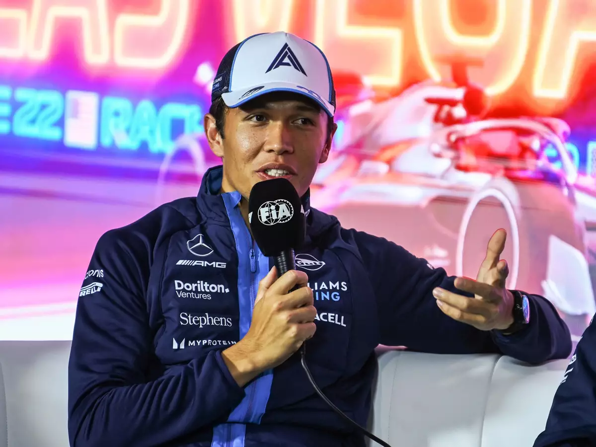 Alexander Albon Foto zur News: Alexander Albon: Wäre heute ein viel besserer Red-Bull-Fahrer als damals