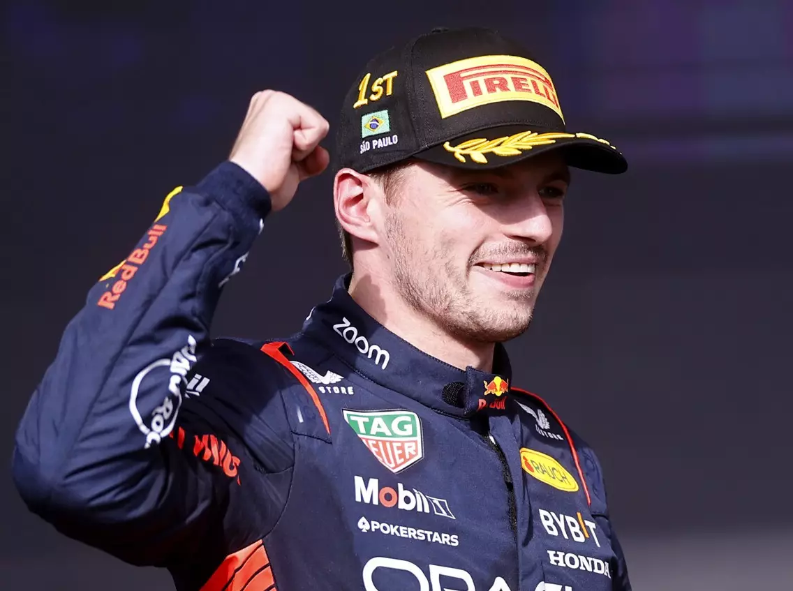 Max Verstappen auf dem Formel-1-Podium Foto zur News: Neun von zehn Teamchefs wählen Verstappen zum Fahrer des Jahres 2023