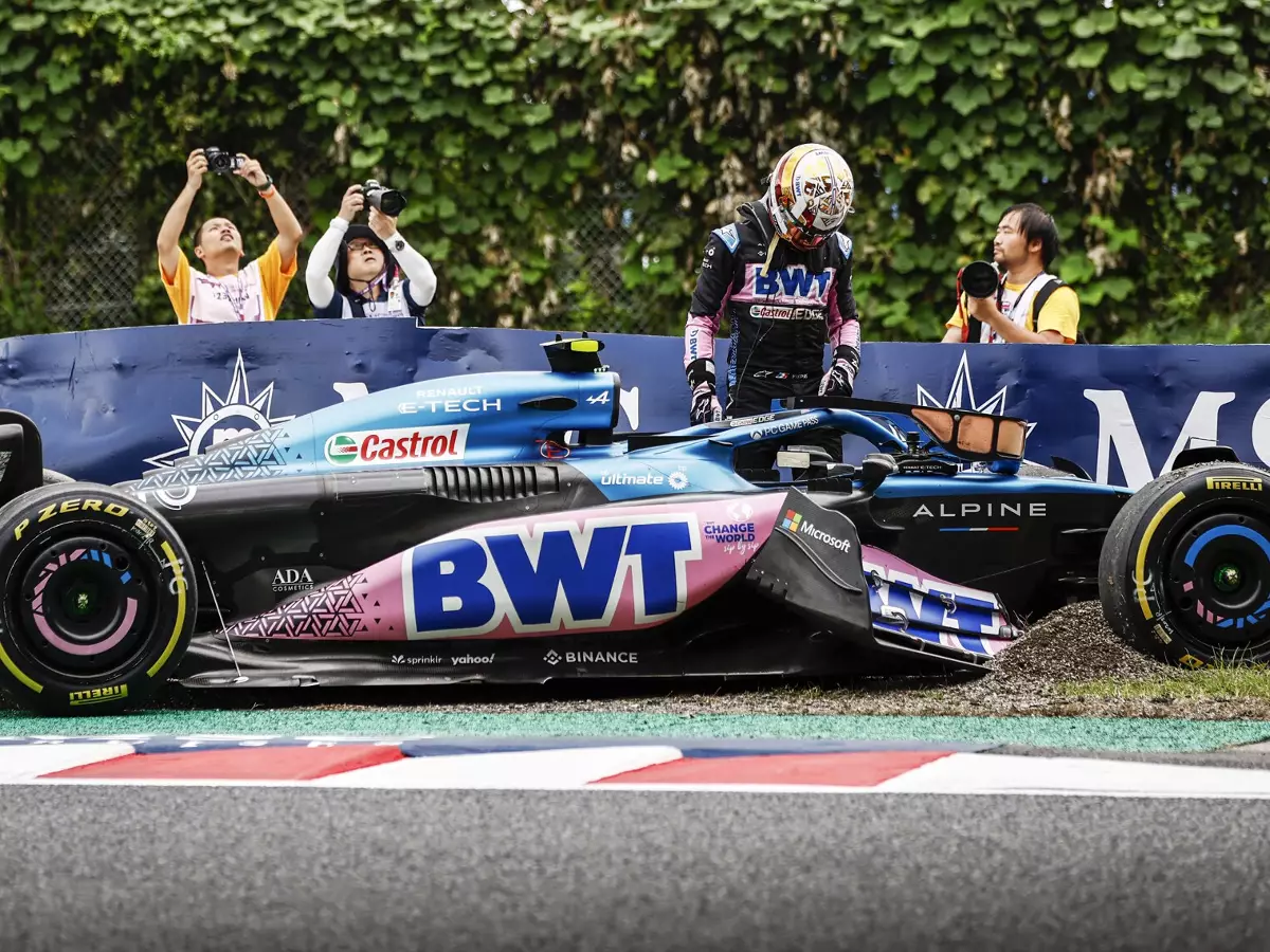 Pierre Gasly bei einem Unfall in der Formel 1 Foto zur News: Szafnauer erklärt: Warum Alpine in der Formel 1 noch immer hinterherfährt