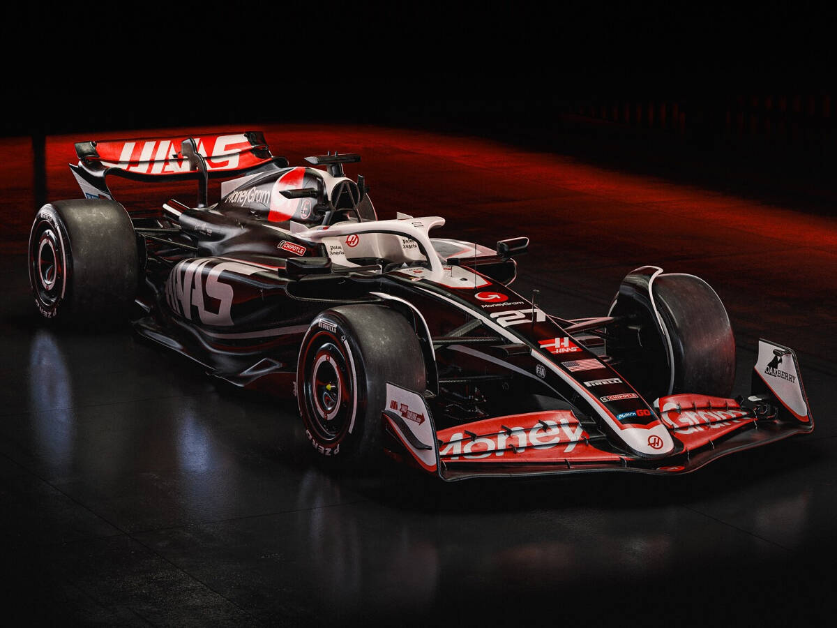Foto zur News: Das erste Formel-1-Auto 2024: Haas zeigt VF-24 von Nico Hülkenberg