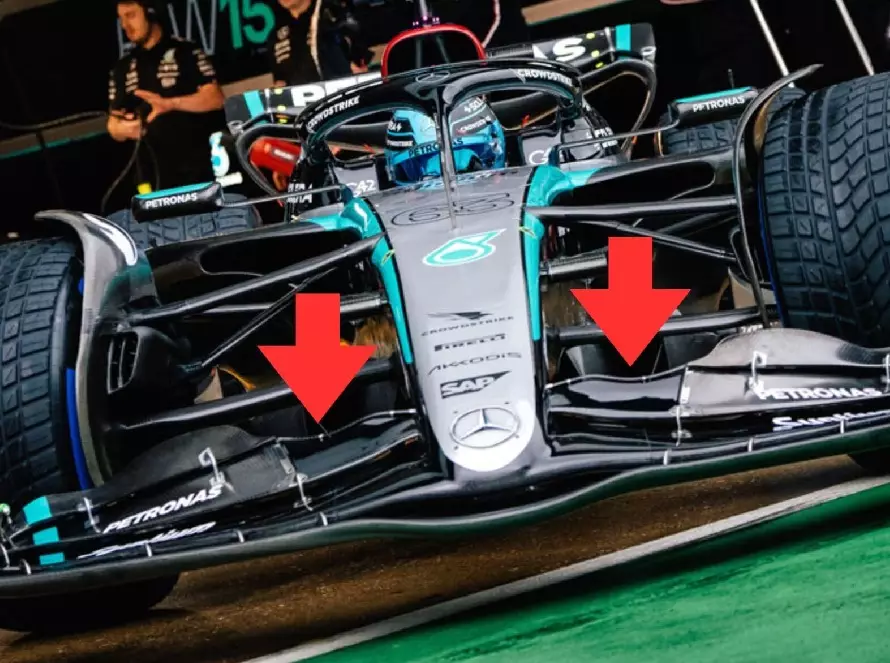 Szene vom Shakedown des Mercedes W15 für die Formel-1-Saison 2024 in Silverstone Foto zur News: Erklärt: Warum der Mercedes-Frontflügel legal ist