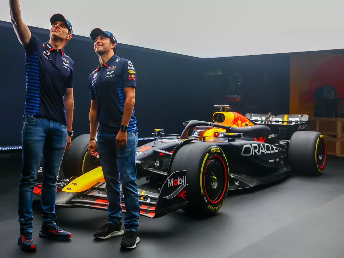 Foto zur News: Warum zeigen Formel-1-Teams beim Launch Fake-Unterböden und Co.?