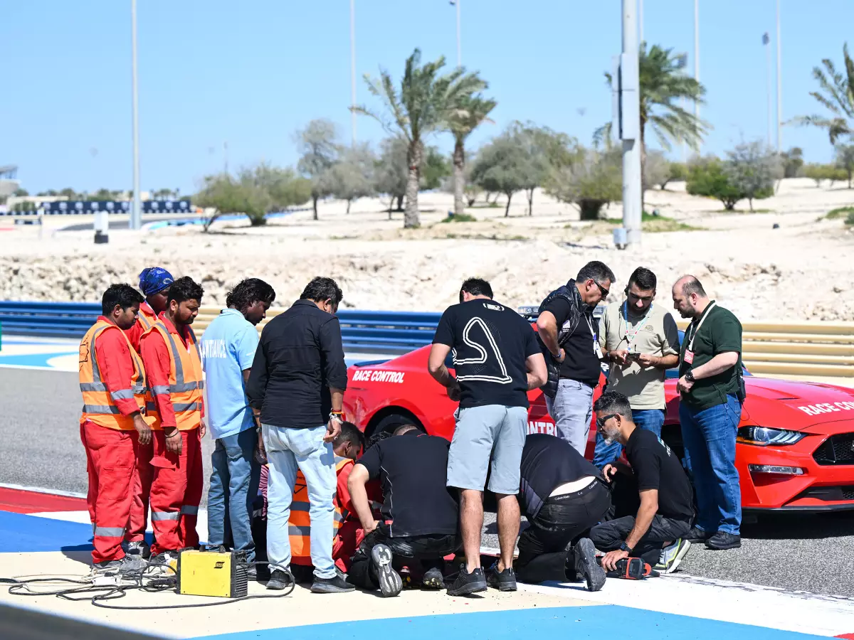 Foto zur News: Nach roten Flaggen in Bahrain: Drainage soll mit Beton zugeschüttet werden