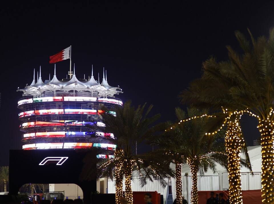 Foto zur News: Formel-1-Aufreger: Streit um Regenbogen-Flagge in Bahrain