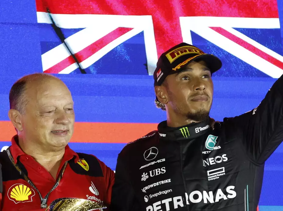 Frederic Vasseur, Lewis Hamilton Foto zur News: Hamilton zu Ferrari: Vasseur hatte es "schon sehr lange im Hinterkopf"
