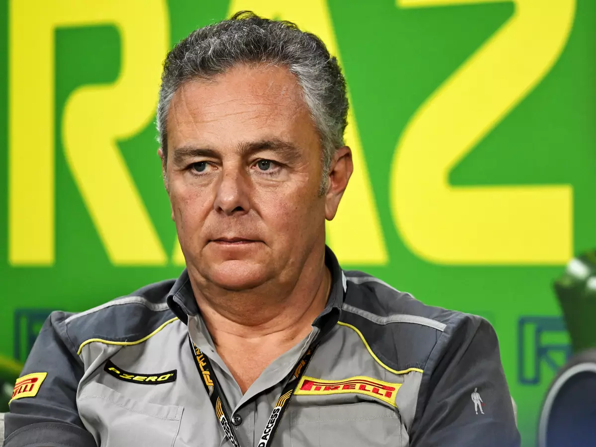 Pirelli-Manager Mario Isola Foto zur News: Pirelli: Kein Wechsel auf 16-Zoll-Reifen ab 2026