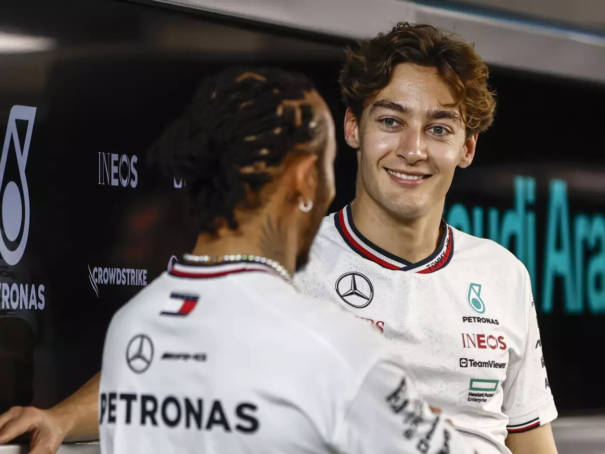Lewis Hamilton, George Russell Foto zur News: George Russell: Wächst sein Einfluss bei Mercedes durch Hamiltons Abgang?