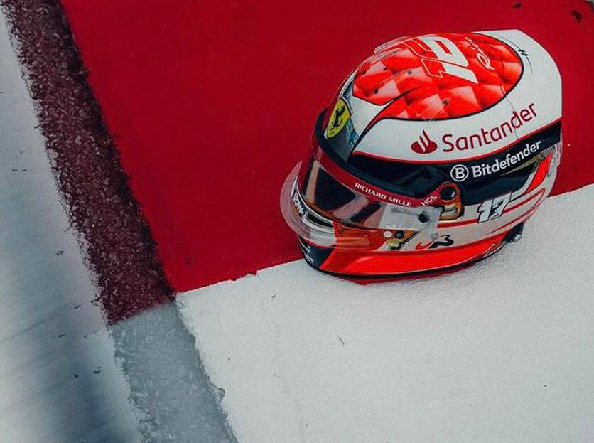 Foto zur News: 10 Jahre nach Unfall: Leclerc fährt in Suzuka mit dem Helmdesign von Bianchi