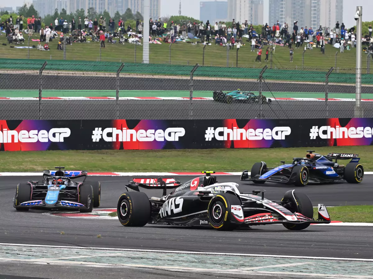 Alexander Albon, Nico Hülkenberg, Esteban Ocon Foto zur News: Wieder ein Punkt für Hülkenberg: "Eines meiner saubersten Rennen"