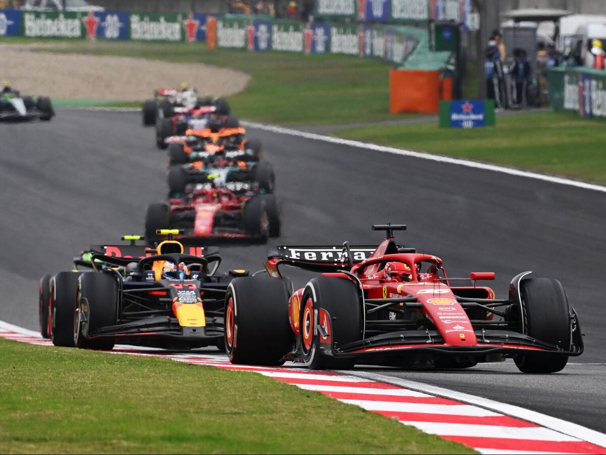 Foto zur News: Sergio Perez: Runden hinter Leclerc haben womöglich P2 gekostet