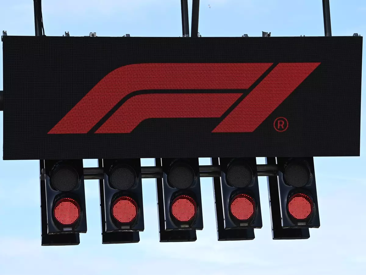 Startampel in der Formel 1 Foto zur News: Frühstart-Erkennung in der Formel 1: Sensoren nicht mehr ausschlaggebend