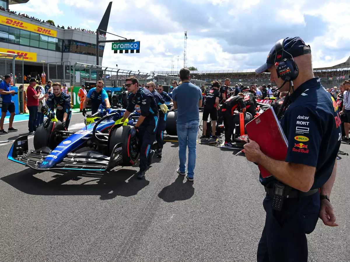 Ex-Team Williams steigt ebenfalls in den Poker um Adrian Newey ein Foto zur News: Auch Williams wirbt um Newey: Rückkehr zur Ex?