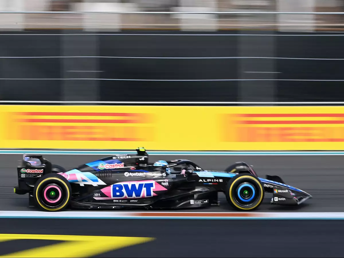 Pierre Gasly Foto zur News: Formel-1-Auto von Alpine erreicht endlich das Mindestgewicht