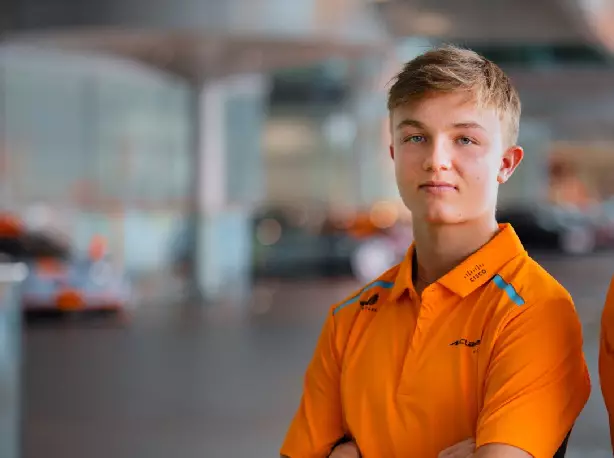 Foto zur News: Kurios: Neuer McLaren-Junior von Formel-3-Rennen im Juli ausgeschlossen!