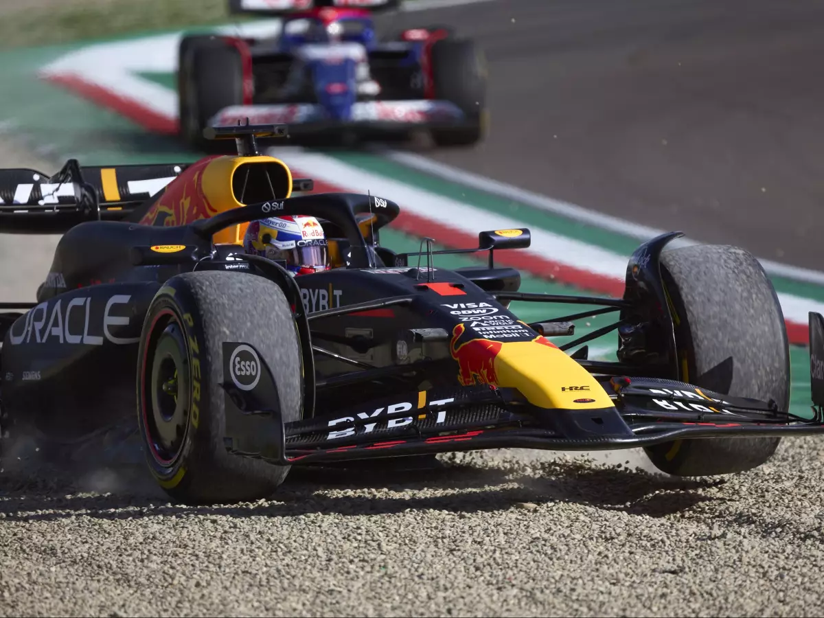 Max Verstappen Foto zur News: Max Verstappen: Kiesbetten statt Tracklimits ist "großartig"