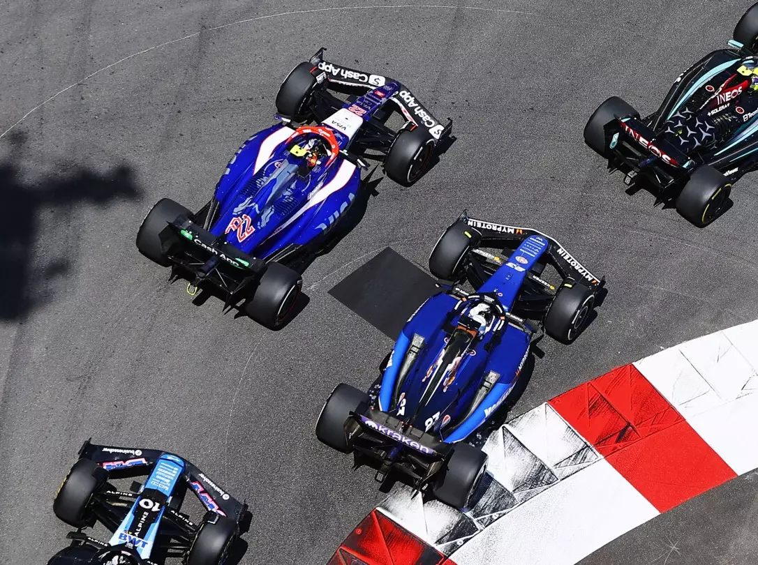 Der Start zum Formel-1-Rennen in Monaco 2024 Foto zur News: "Schmerzhaft": Albon quält sich in Monaco zu ersten Punkten des Jahres