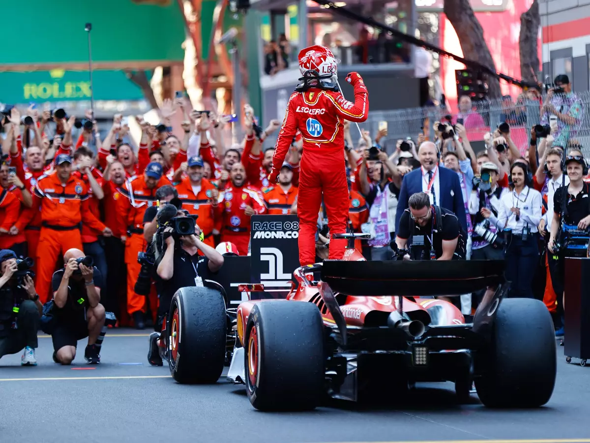 Charles Leclerc Foto zur News: Ferrari im WM-Kampf angekommen? Vasseur: "Müssen jetzt dranbleiben"