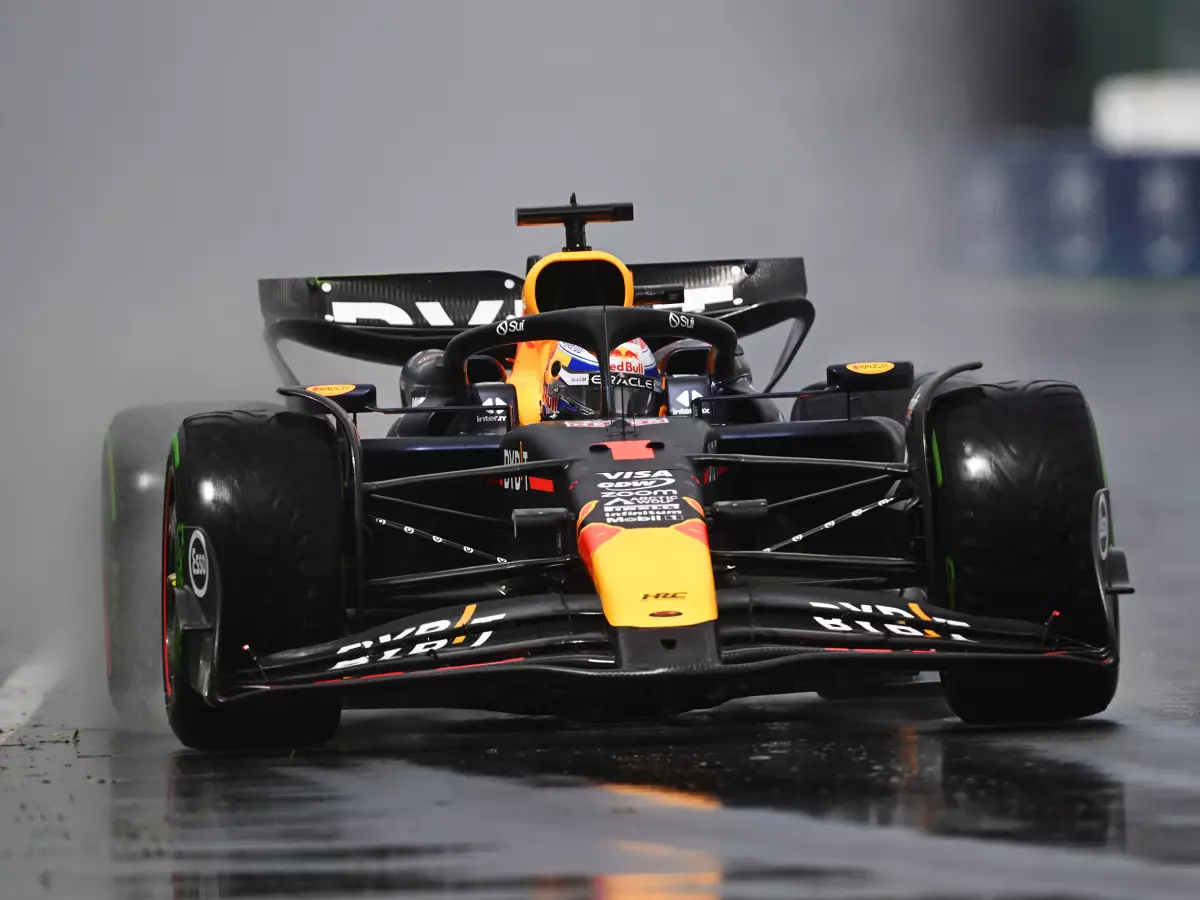Foto zur News: "Müssen Motor ausbauen": Technikprobleme bremsen Verstappen