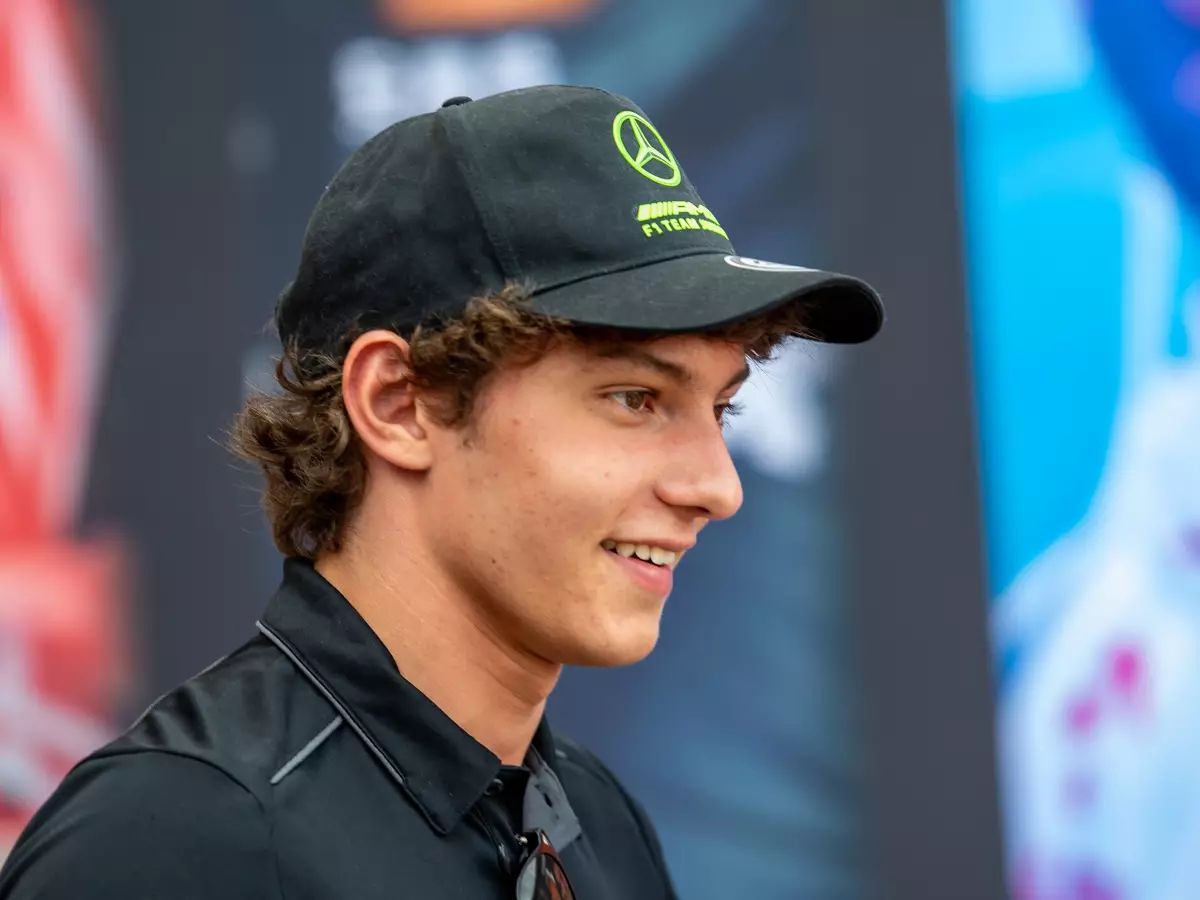 Andrea Kimi Antonelli Foto zur News: Antonelli fix im Mercedes: Was ist dran an den neuesten Storys?