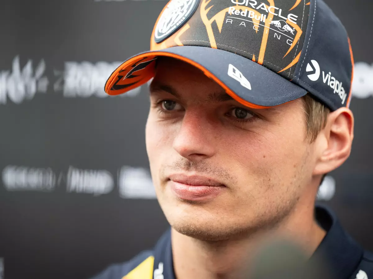 WM-Spitzenreiter Max Verstappen vor dem Formel-1-Rennen in Spanien 2024 Foto zur News: Max Verstappen: "Wir sind keine Roboter, und Menschen machen Fehler"