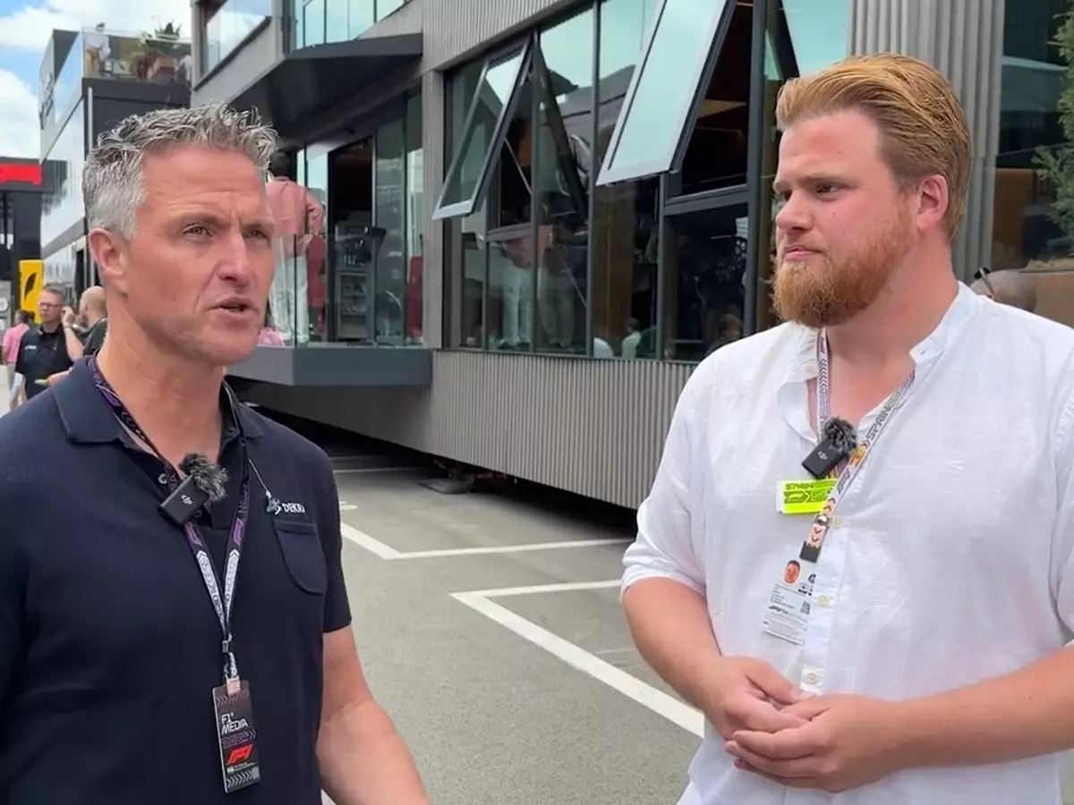 Ralf Schumacher und Kevin Scheuren Foto zur News: Ralf Schumacher: Hülkenberg ist "eine ganz andere Liga" als Perez