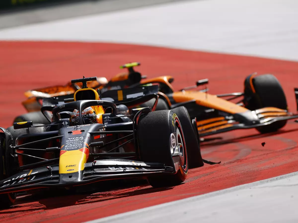 Max Verstappen, Lando Norris Foto zur News: Wie viele Punkte hat McLaren in diesem Jahr durch Fehler verloren?