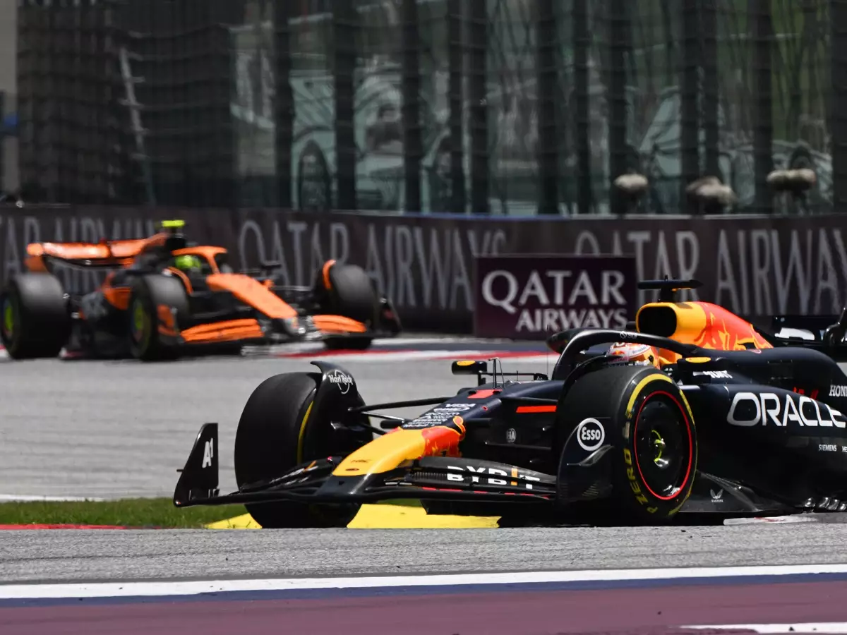 Max Verstappen, Oscar Piastri, Lando Norris Foto zur News: FIA stimmt Brown zu: Verstappen hätte in Spielberg verwarnt werden sollen