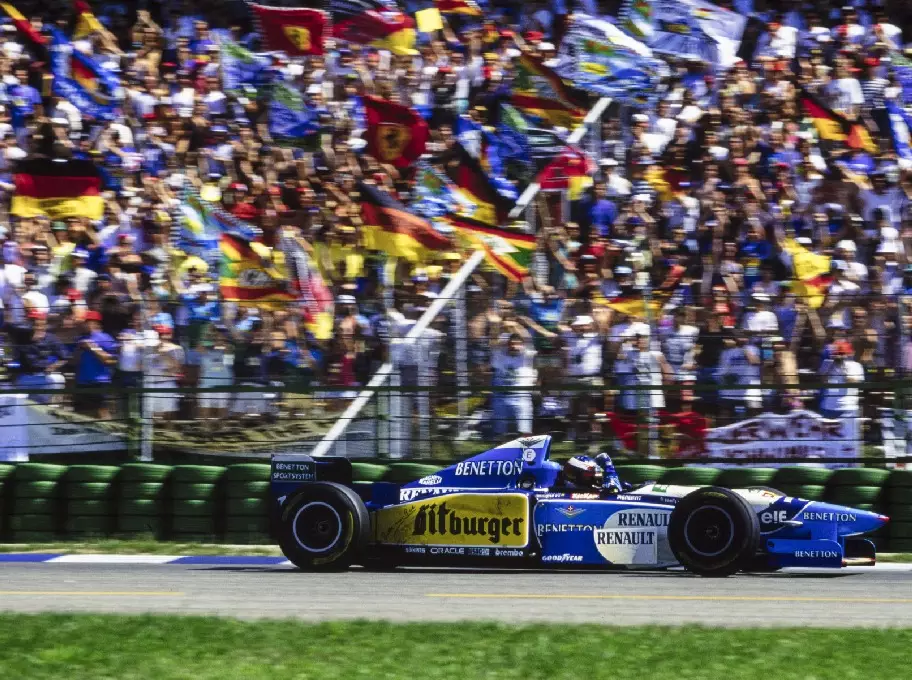Heimsieg in Hockenheim: 1995 gewinnt Michael Schumacher auf Benetton den Deutschland-Grand-Prix Foto zur News: Fotostrecke: Fahrer mit den meisten "Heimsiegen" in der Formel 1