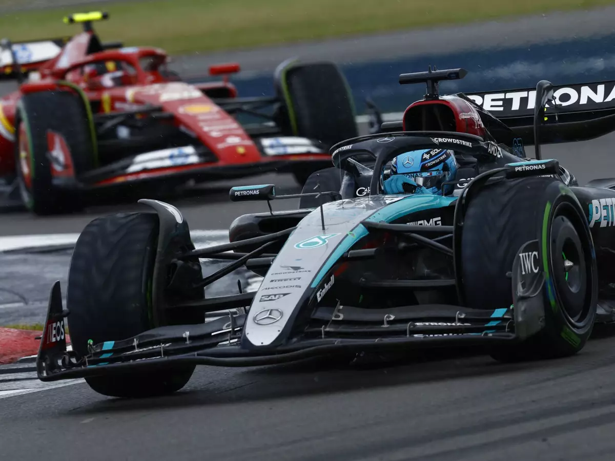 Foto zur News: George Russell: "Wir sind ohne jeden Zweifel schneller als Ferrari"