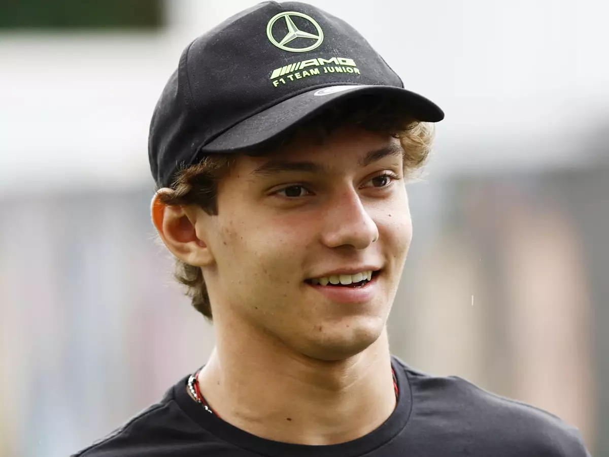 Andrea Kimi Antonelli wird weiter heiß für den vakanten Mercedes gehandelt Foto zur News: Wolff zu Antonellis Formel-1-Chancen: "Was ich gerne von ihm sehen würde ..."