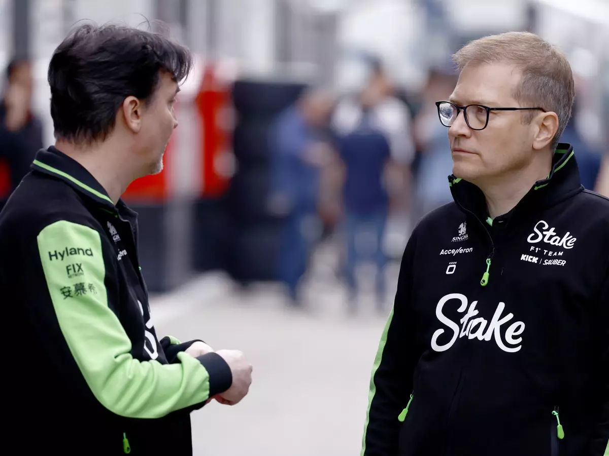 Technikchef James Key mit Ex-Teamboss Andreas Seidl von Sauber Foto zur News: Audi-Umbau: Muss noch wer gehen?