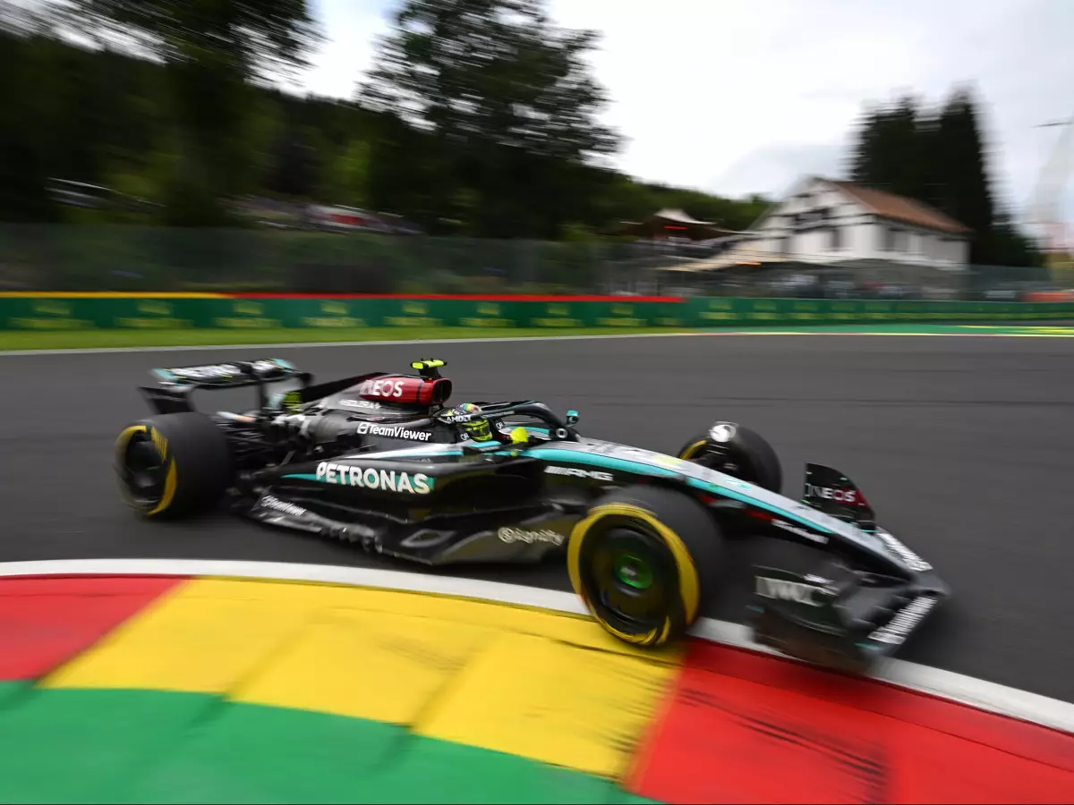 Lewis Hamilton Foto zur News: "Sturer Bock" Hamilton zu Ground-Effect-Schwäche: "Müssen alles fahren können"