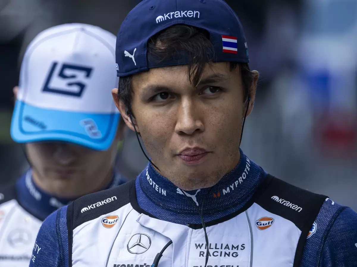 Alexander Albon Foto zur News: Alexander Albon: Rückstand sieht größer aus als er ist, aber ...