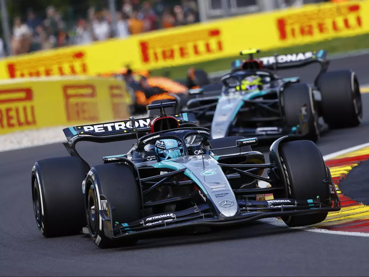 George Russell Foto zur News: Wie Mercedes nach einem schwarzen Freitag zum F1-Rennsieger wurde