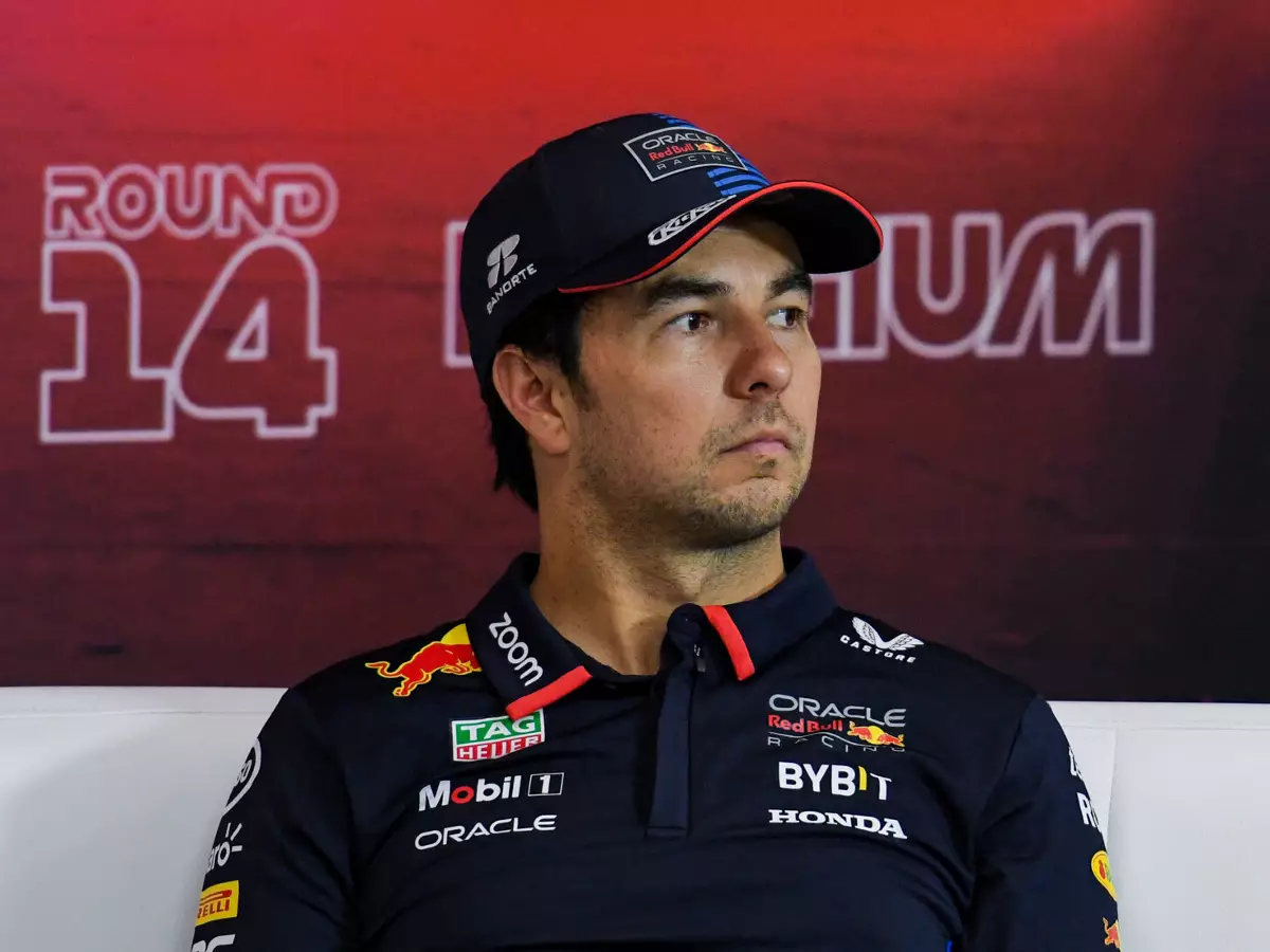 Sergio Perez Foto zur News: Nach Treffen der Teamleitung: Sergio Perez bleibt bei Red Bull Racing!