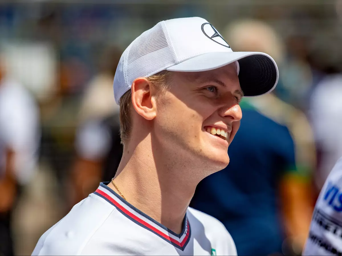 Foto zur News: "Mit meinem Vater geteilt": Mick Schumacher liebt Fallschirmspringen