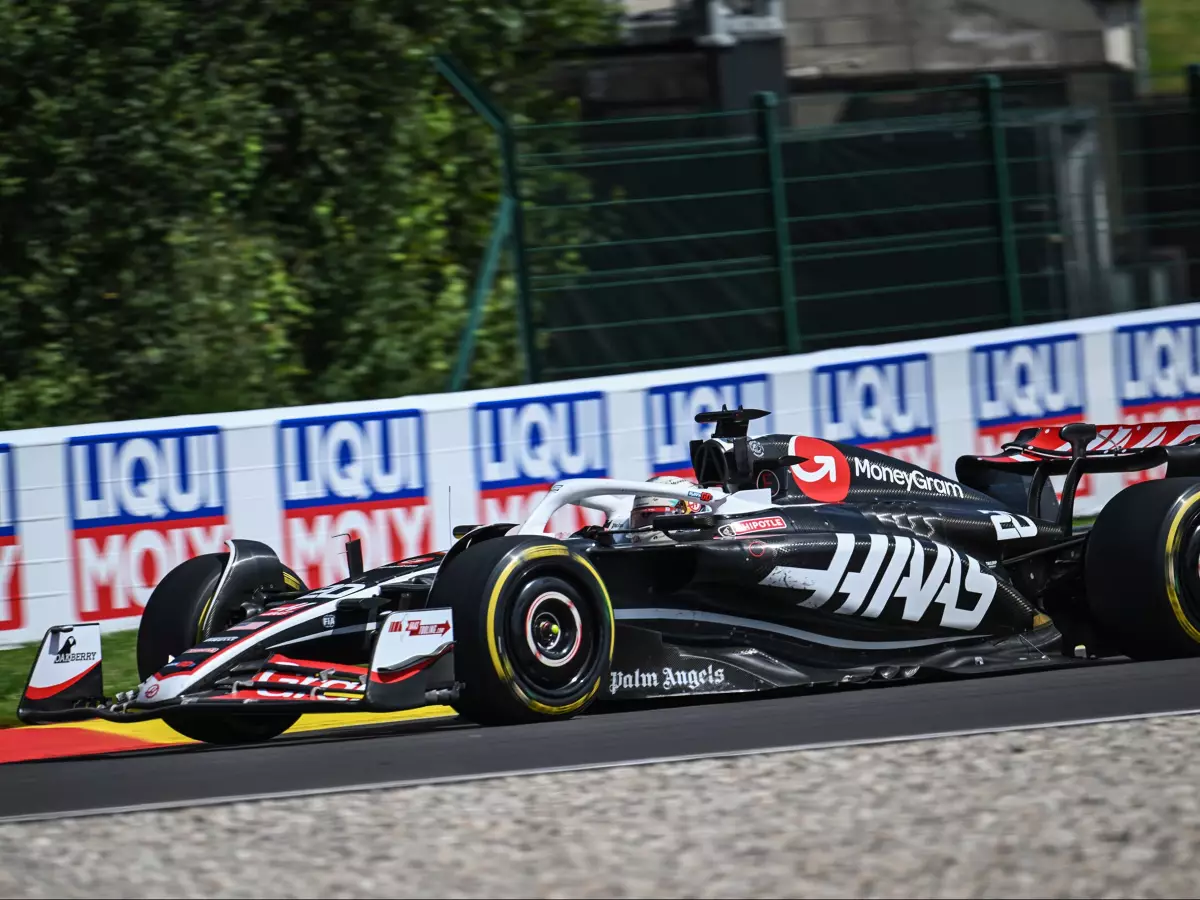 Kevin Magnussen Foto zur News: Komatsu: Haas investiert in beispiellose Rekrutierungsoffensive