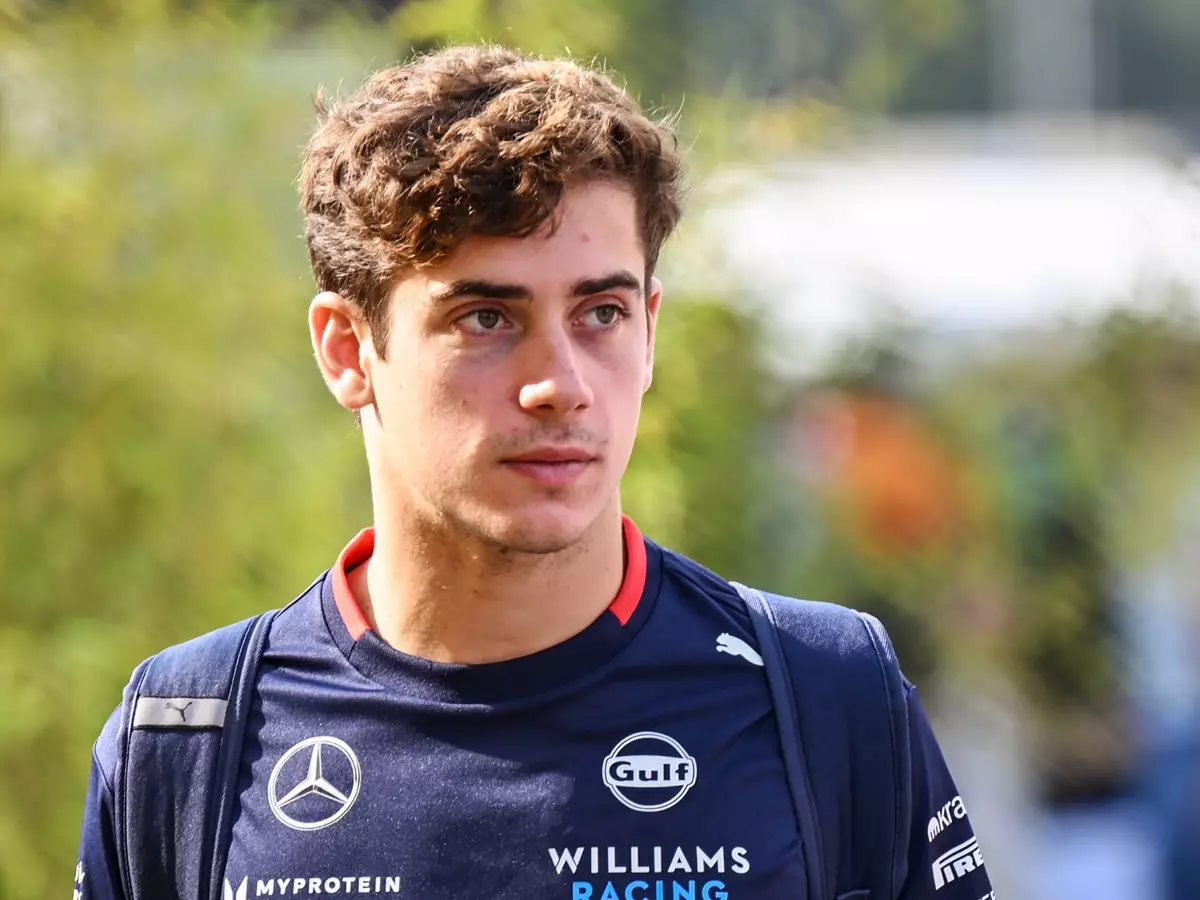 Franco Colapinto als Williams-Fahrer im Formel-1-Fahrerlager in Monza 2024 Foto zur News: Williams: Zwei besonders schwierige Rennen für Rookie Colapinto