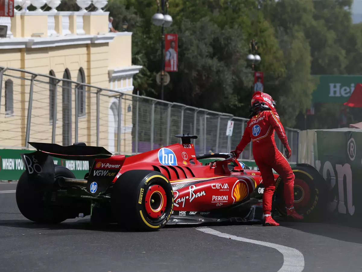 Charles Leclerc (Ferrari) verunfallt im Training zum Formel-1-Rennen in Baku 2024 Foto zur News: Unfall, Warnung und ein steifer Nacken: Zumindest ist Ferrari schnell ...